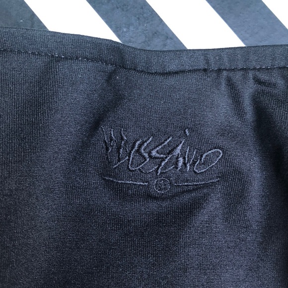 Bikini - Picture 7 of 8